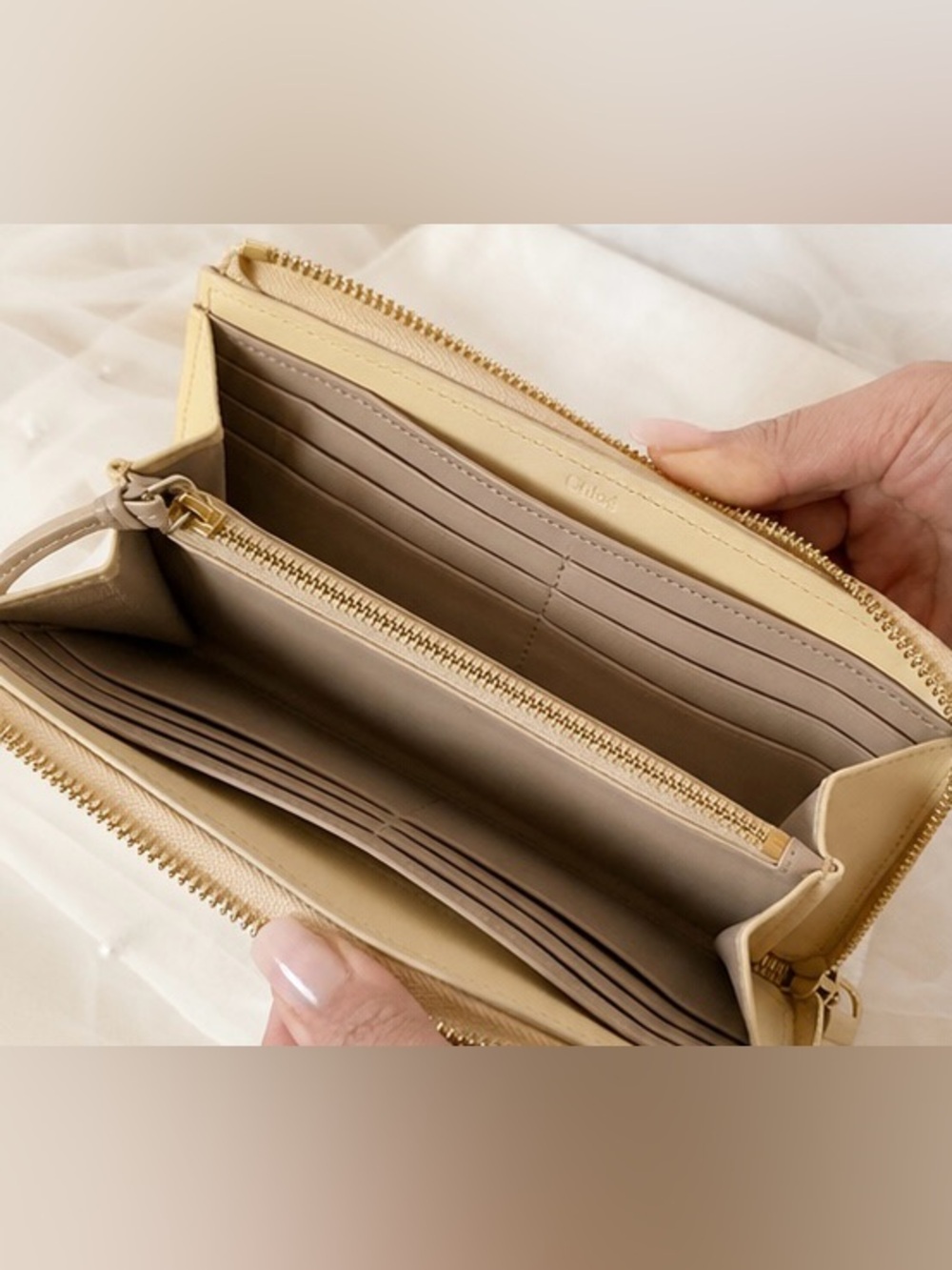 Chloé C Long Zip Wallet Cream & Metallic Gold Leather Dust Bag & New In Box! - Picture 4 of 9